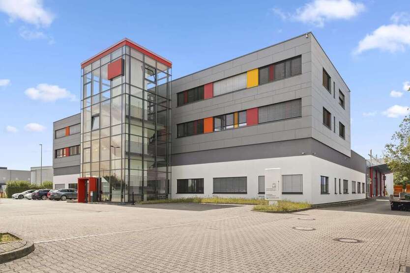 Halle in Karlsruhe 5.890.000 € 1303 m²