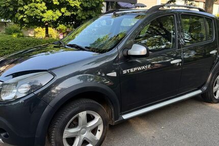 Dacia Sandero 143.000 km 4.600 &euro; Mönchengladbach 41239