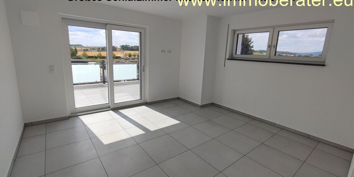 Als Wohnung oder Büro nutzbar Repräsentatives Penthouse 2-Zimmer - WFL 87 m² große Dachterrasse TG-Stellplatz vorhanden Energiesparhaus . - Einfamilienhaus Kemnath | Angebot:24548861