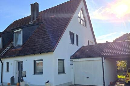 Gepflegte Doppelhaushälfte in ruhiger Lage in Reinhartshausen zimmer