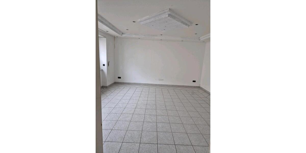 Etagenwohnung Ludwigshafen am Rhein Ludwigshafen-Oggersheim - 4 Zimmer, 120 m&sup2;, 1.300&euro; | Angebot:24818849