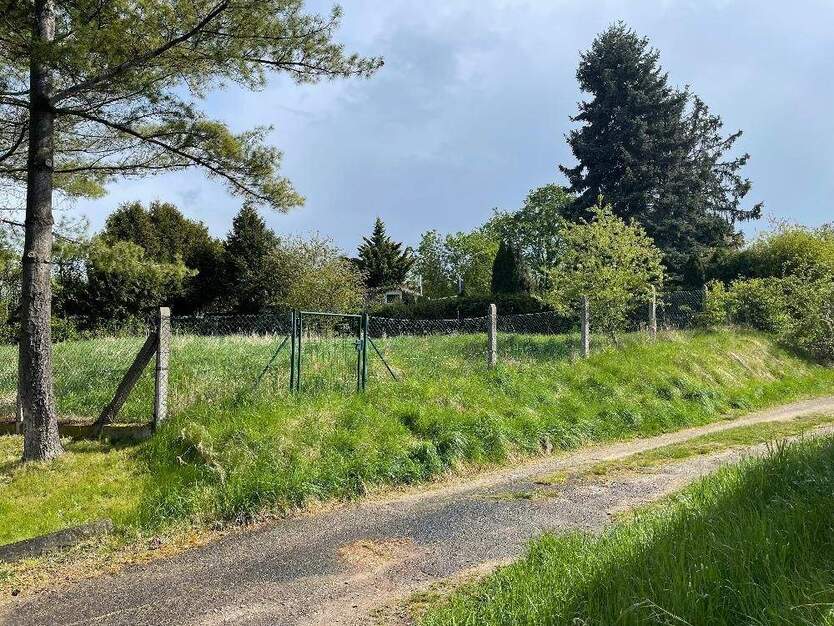 Traumhaft Wohnen im grünen Waltersleben - Grundstück zimmer