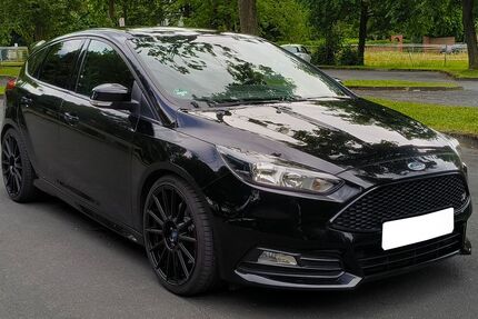 Ford Focus 117.820 km 12.800 &euro; Bad Camberg 65520