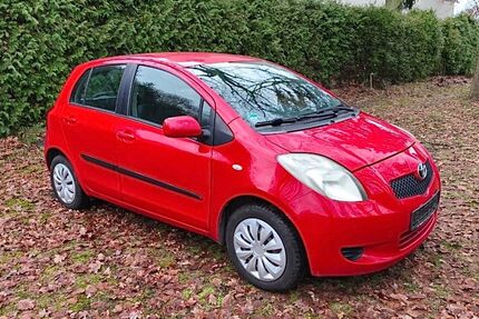 Toyota Yaris 129.000 km 2.900 &euro; Potsdam 14469