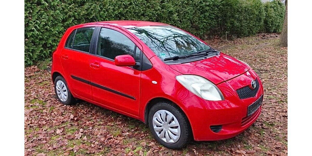 Toyota Yaris 129.000 km 2.900 &euro; Potsdam 14469