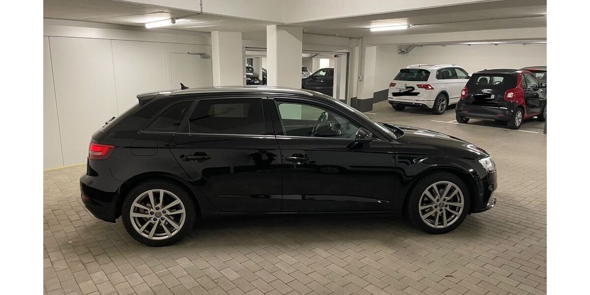 Audi A3 140.000 km 12.500 &euro; Hamburg 22529