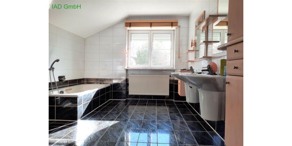 Villa Simbach am Inn - 7 Zimmer, 225 m&sup2;, 995.000&euro; | Angebot:26399414