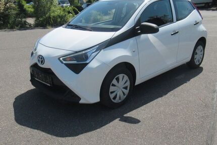 Toyota Aygo (X) 32.000 km 11.800 &euro; Tauberbischofsheim 97941