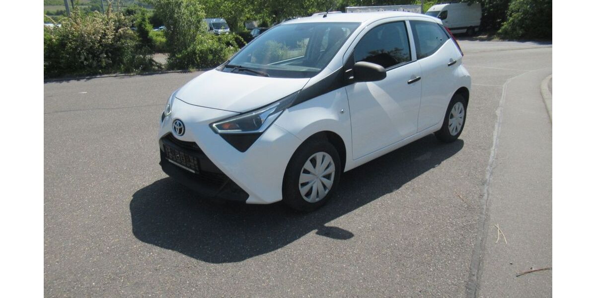 Toyota Aygo (X) 32.000 km 11.800 &euro; Tauberbischofsheim 97941
