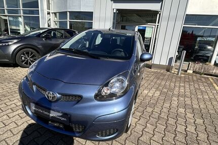Toyota Aygo (X) 97.060 km 3.900 &euro; Freiburg 79111