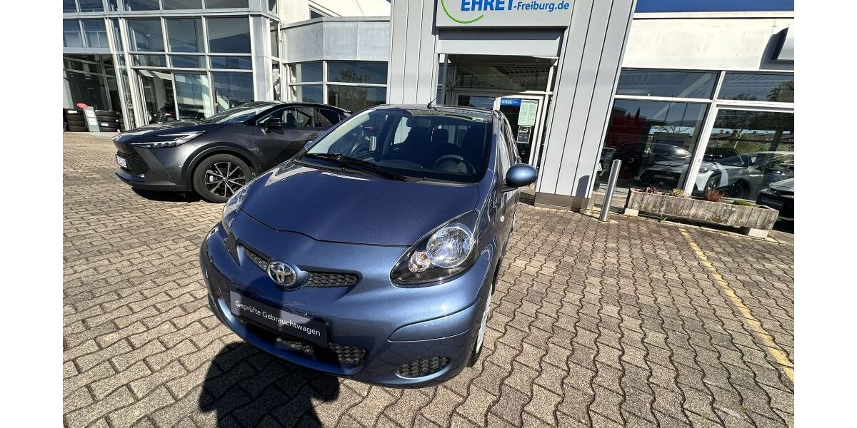 Toyota Aygo (X) 97.060 km 3.900 &euro; Freiburg 79111