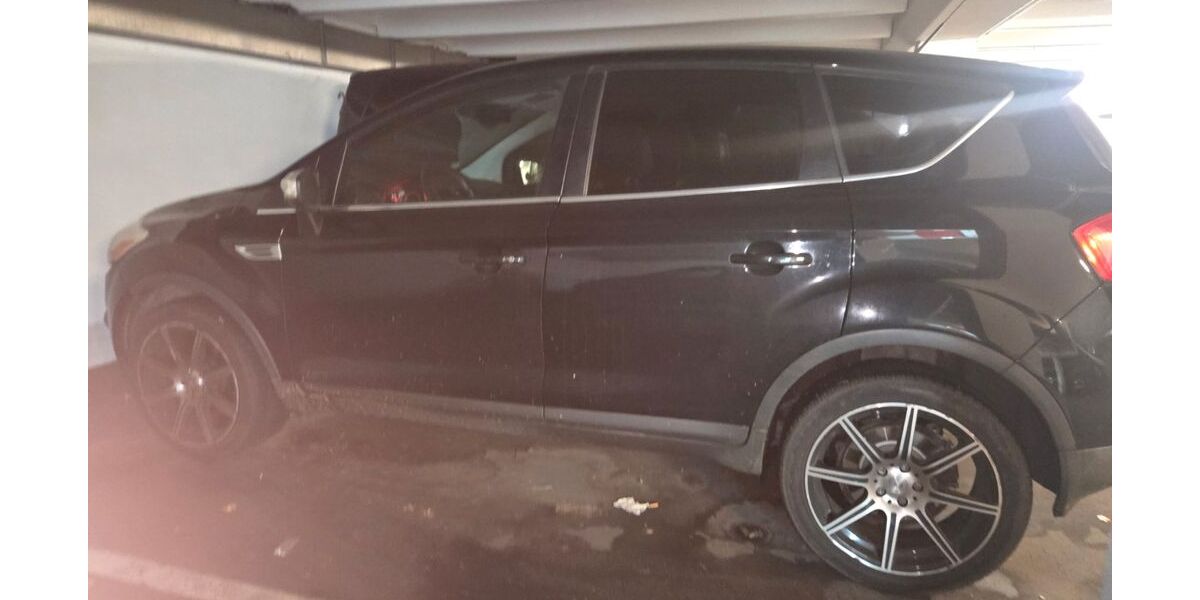 Ford Kuga 115.000 km 8.500 € München 81737