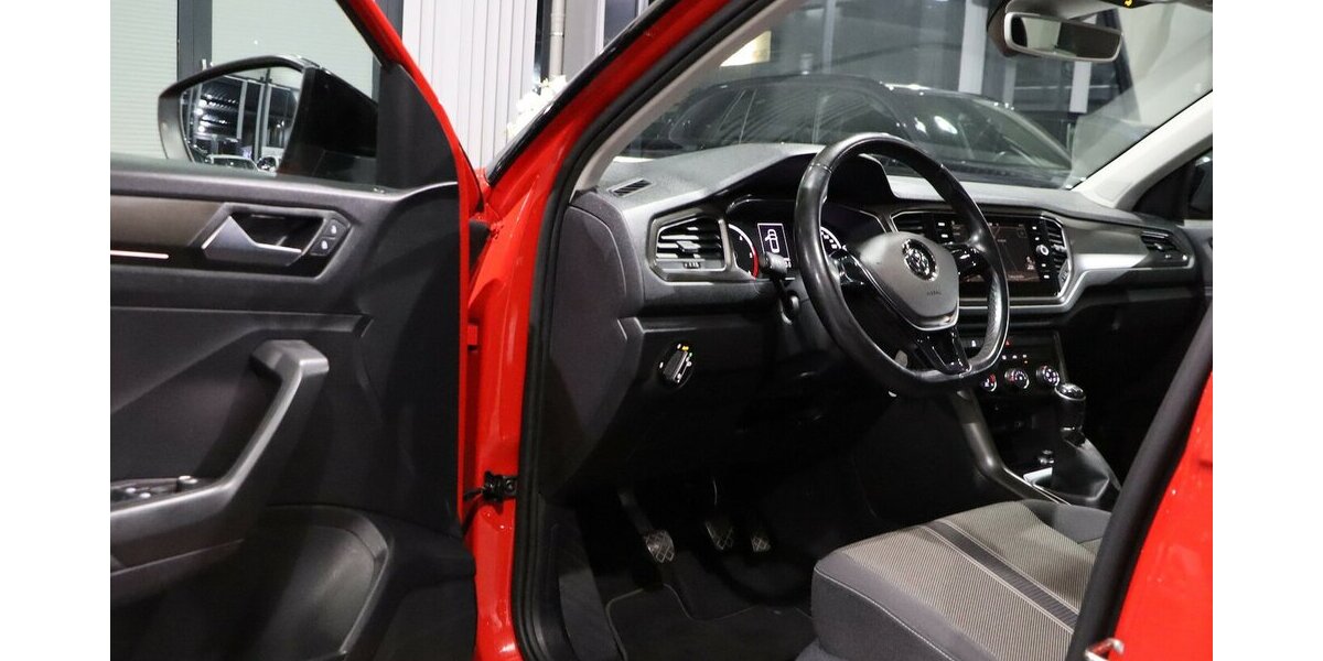 VW T-Roc 1.6 TDI STYLE / RED & BLACK / NAVI+KAMERA 100.000 km 15.577 &euro; Hamm 59077