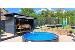 Großzügiges Wohnen für zwei Generationen: Poolbereich mit Poolbar und barrierefreiem EG - Zweifamilienhaus Katzweiler | Angebot:27131010