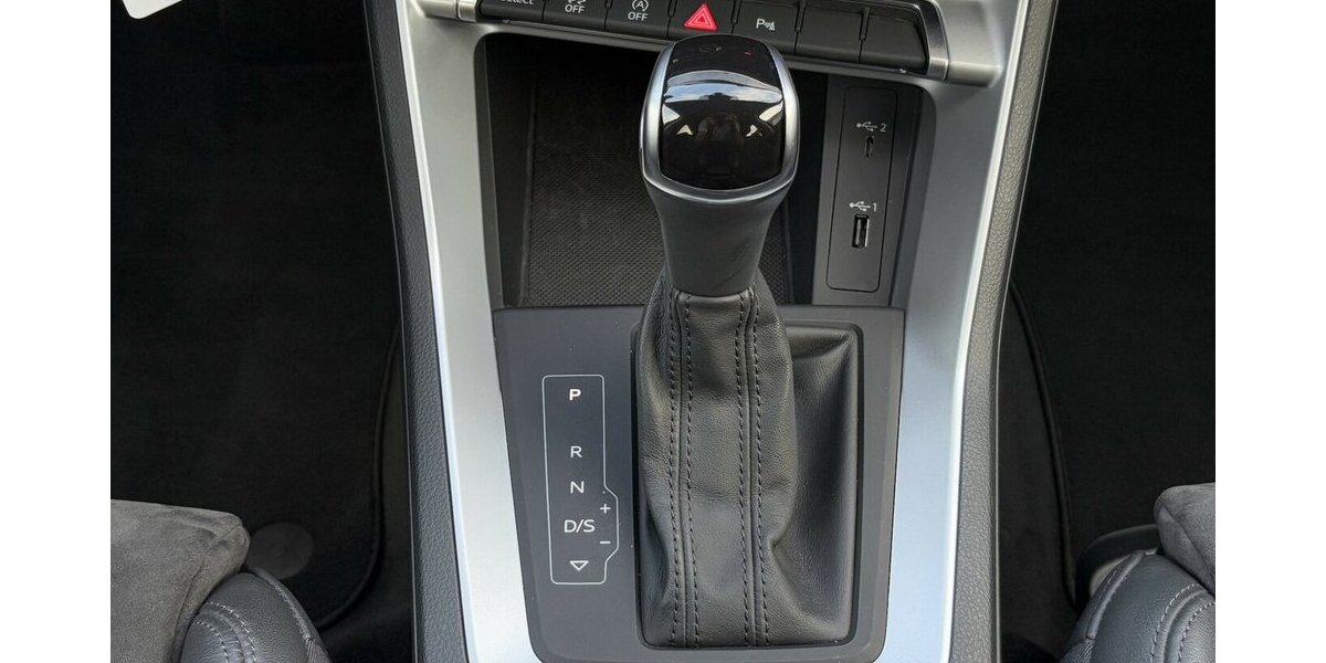 Audi Q3 35 TFSI S LINE/PANO/KAMERA/ACC/VIRTUALCOCKPIT 67.973 km 31.900 &euro; Villingen-Schwenningen 78054