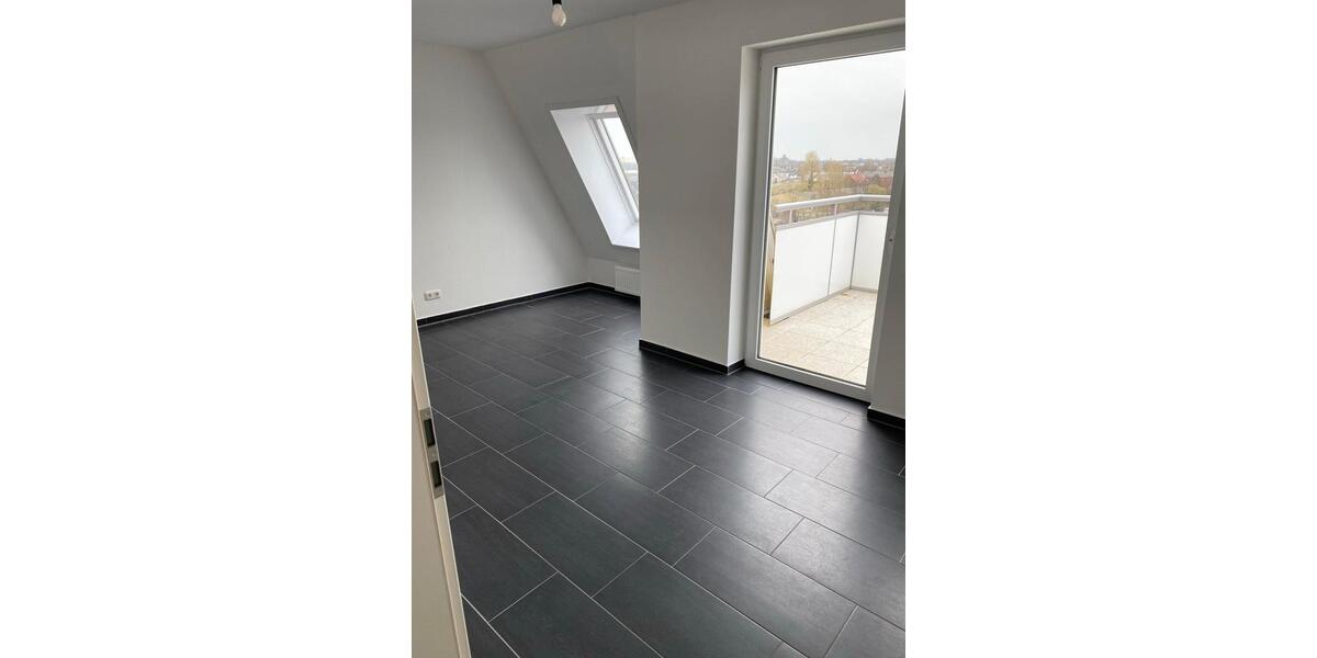 Dachgeschoßwohnung Wilhelmshaven - 2 Zimmer, 71 m&sup2;, 720&euro; | Angebot:26050968