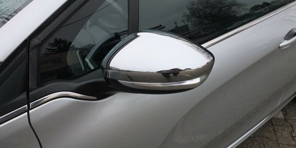 Peugeot 208 1.2 PURE TECH ALLURE KLIMAPDC SHZ SPORT LMF 98.599 km 7.500 &euro; Köln 50858