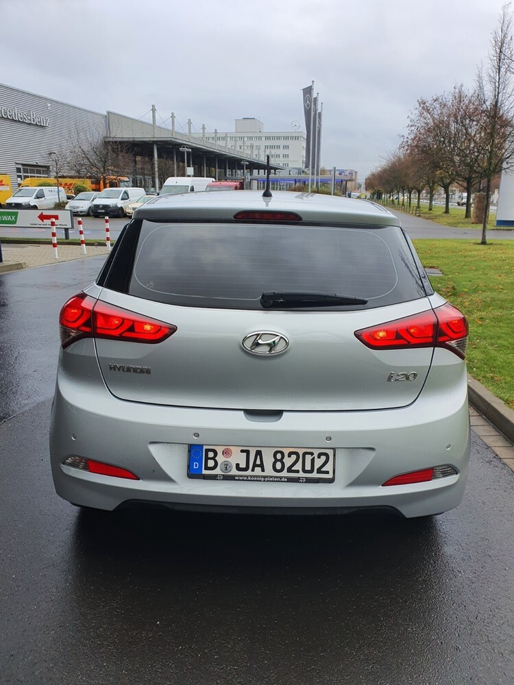 Hyundai i20 78.465 km 8.500 € Berlin 10178