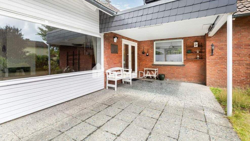 Großzügiges Zweifamilienhaus mit 260 m² Wohnfläche auf 787 m² Grundstück 7 zimmer