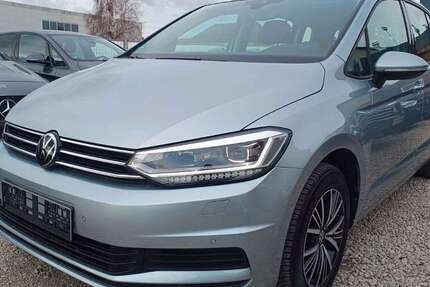 VW Touran 64.310 km 24.999 &euro; Fürth 90765