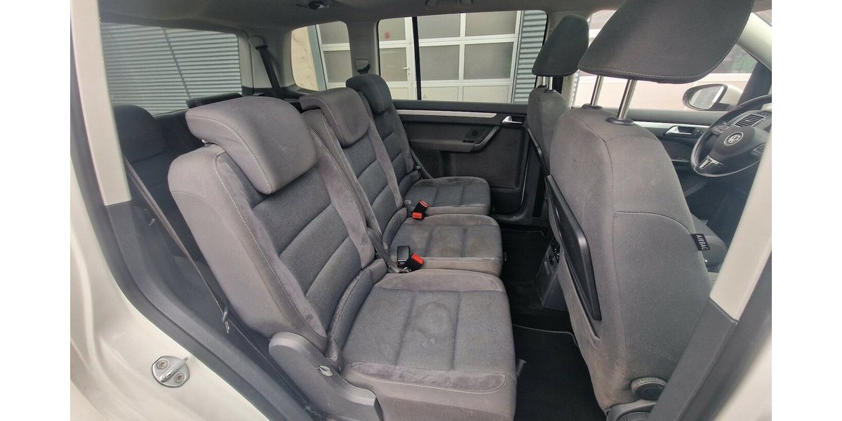 VW Touran Style BMT 7 Sitzer Klimaautomatik NAVI 269.000 km 7.998 &euro; Landau 76829