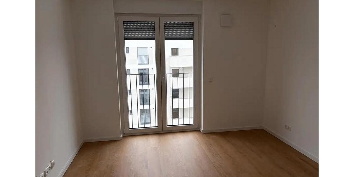 Etagenwohnung Rostock Groß-Klein - 4 Zimmer, 101 m&sup2;, 1.850&euro; | Angebot:26251046