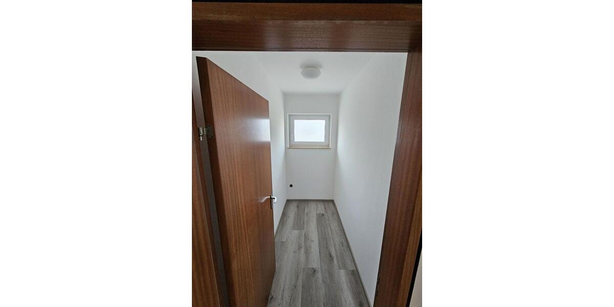 Etagenwohnung Ammerbuch - 5 Zimmer, 105 m&sup2;, 1.100&euro; | Angebot:25407180