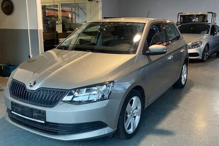 Skoda Fabia 87.495 km 8.450 &euro; Mönchengladbach 41199