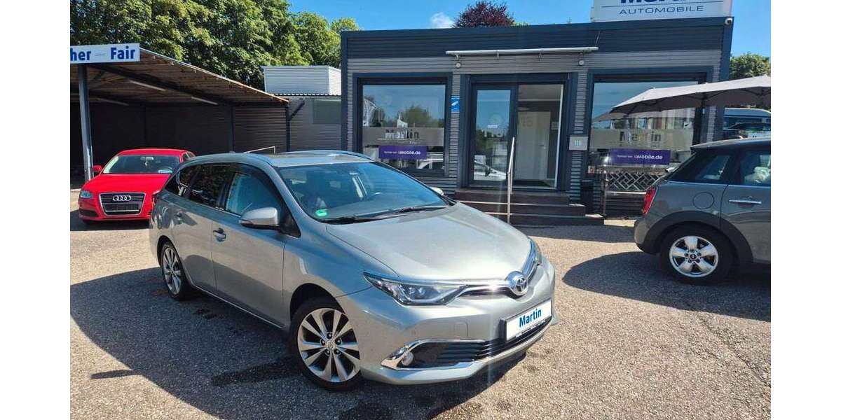 Toyota Auris 116.112 km 12.999 &euro; Lübeck 23560