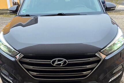 Hyundai TUCSON 125.500 km 15.500 &euro; Freudenberg 92272