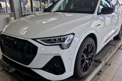 Audi e-tron 22.564 km 35.940 &euro; Hagen 58091