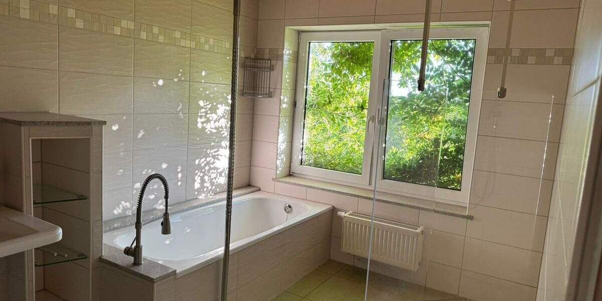 Einfamilienhaus Ostrau - 7 Zimmer, 248 m&sup2;, 380.000&euro; | Angebot:25768268