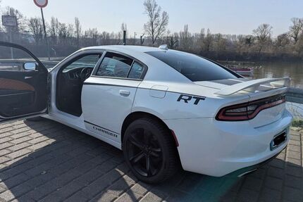 Dodge Charger 128.000 km 22.999 &euro; Eltville 65344