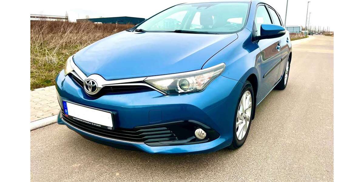 Toyota Auris 150.000 km 8.490 &euro; Neukirchen 09221