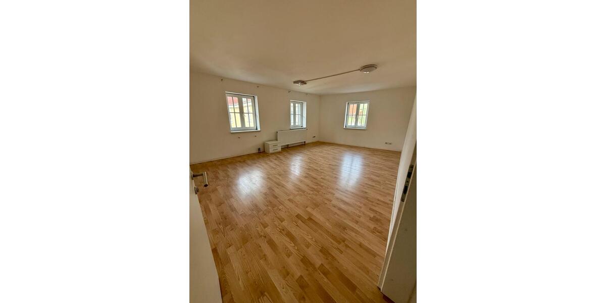Mehrfamilienhaus, Wohnhaus Landau an der Isar - 14 Zimmer, 380 m&sup2;, 740.000&euro; | Angebot:26091158