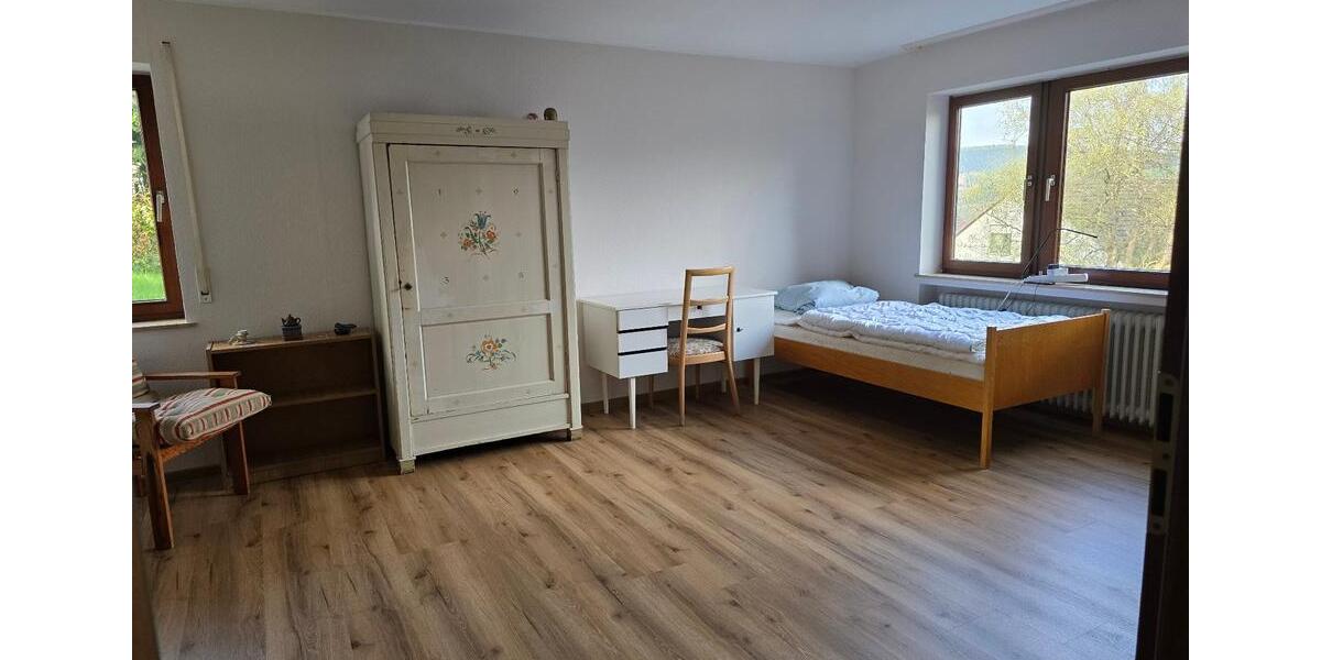 Einfamilienhaus Bad Berleburg - 7 Zimmer, 180 m&sup2;, 330.000&euro; | Angebot:26476166