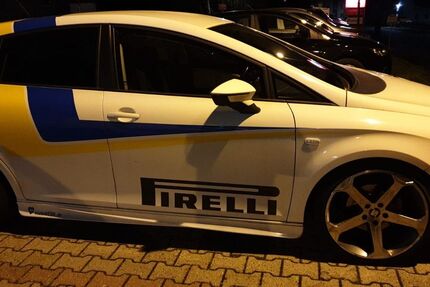 Seat Leon 199.000 km 5.500 € Wolkenstein 09429