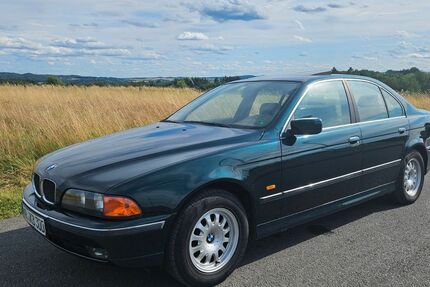 BMW 528 327.000 km 2.950 &euro; Kircheib 57635