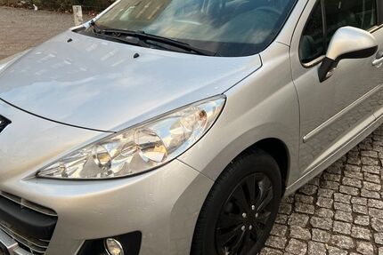 Peugeot 207 89.000 km 2.290 € Berlin 13357