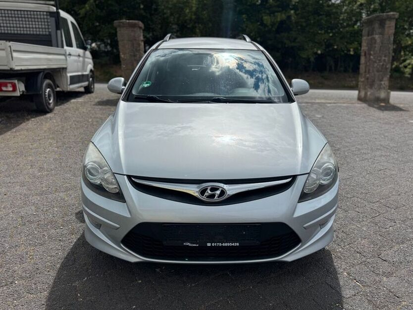 i30