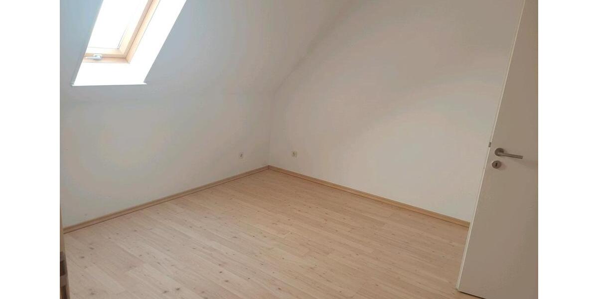 Dachgeschoßwohnung Morsbach - 3 Zimmer, 65 m&sup2;, 490&euro; | Angebot:25366346