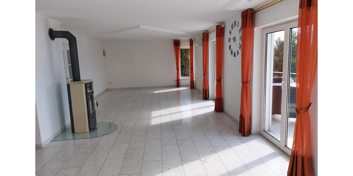 Idyllisches Wohnen am Waldrand mit Blick über Schwandorf und Naab 5 zimmer