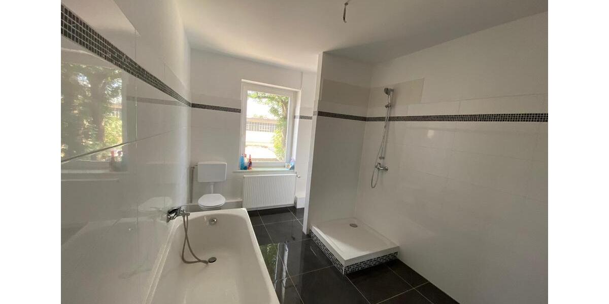 Etagenwohnung Zwickau - 4 Zimmer, 95 m&sup2;, 675&euro; | Angebot:25052648