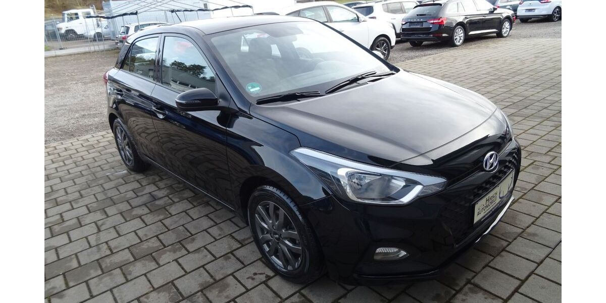 Hyundai i20 110.000 km 8.990 &euro; Horb-Mühringen 72160