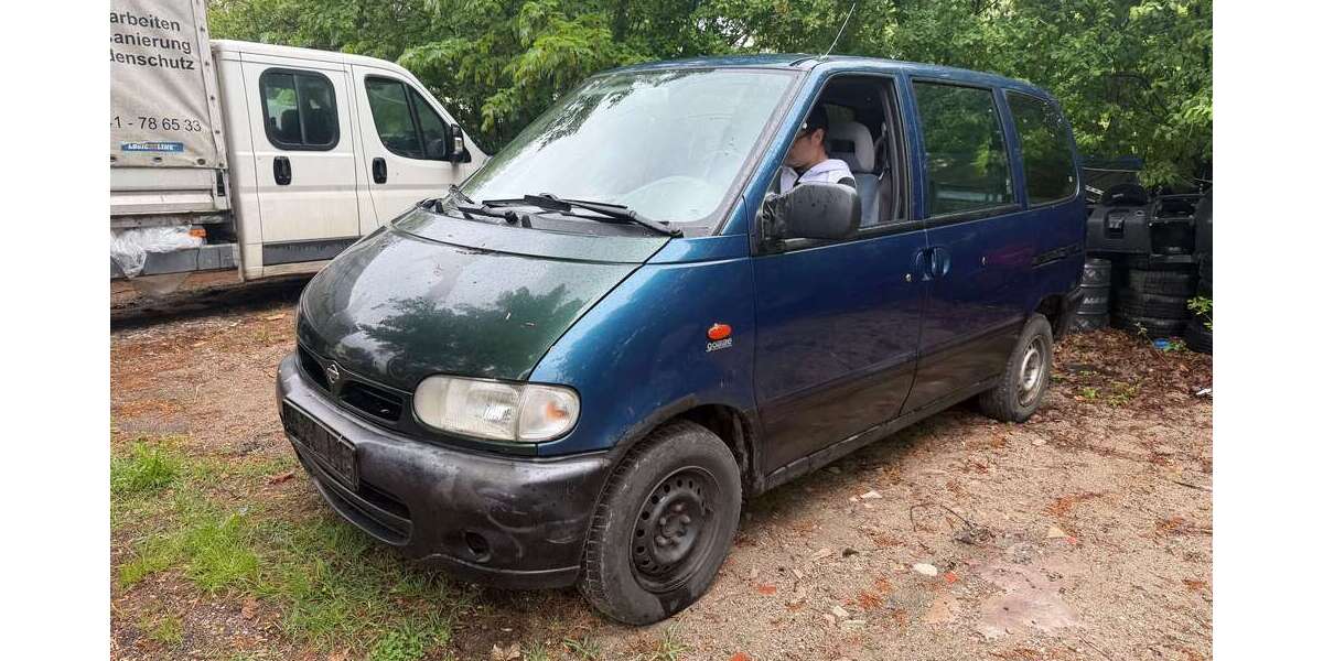 Nissan Serena 240.000 km 1.700 &euro; Berlin-Altglienicke 12524