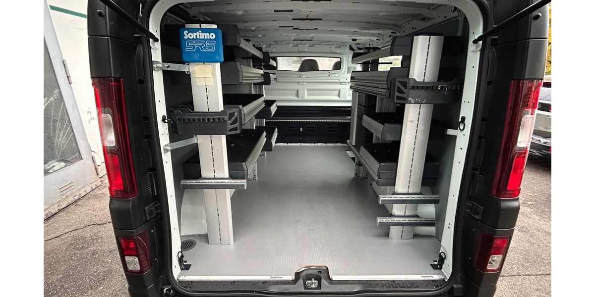 Renault Trafic 88.994 km 17.990 &euro; München 81825