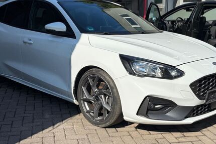 Ford Focus 104.075 km 17.450 € Eisenach 99817