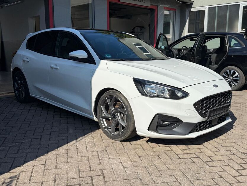 Ford Focus 104.075 km 17.450 € Eisenach 99817
