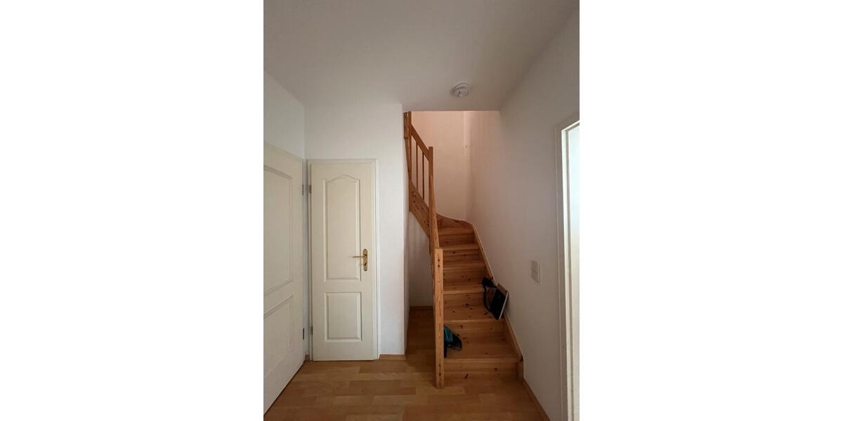 Dachgeschoßwohnung Chemnitz Kapellenberg - 2 Zimmer, 60 m&sup2;, 75.000&euro; | Angebot:25047565