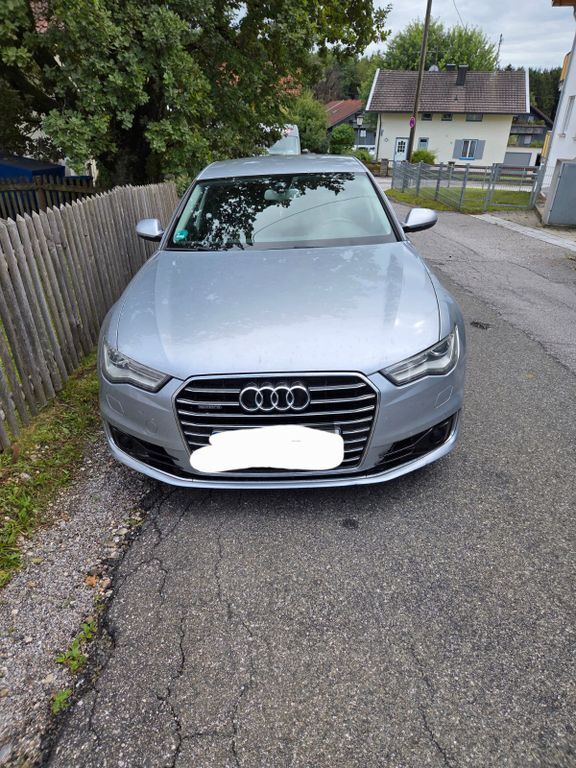 Audi A6 220.000 km 14.200 € Munchen 81475